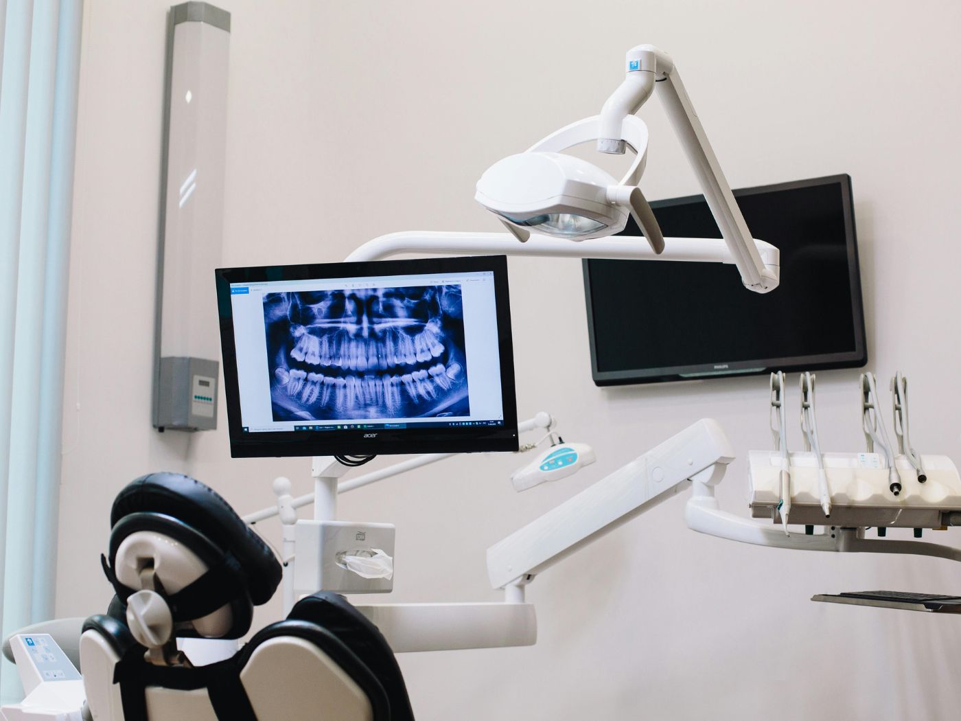 The Cowhorn Set Every Molar Extraction Tray Should Have
