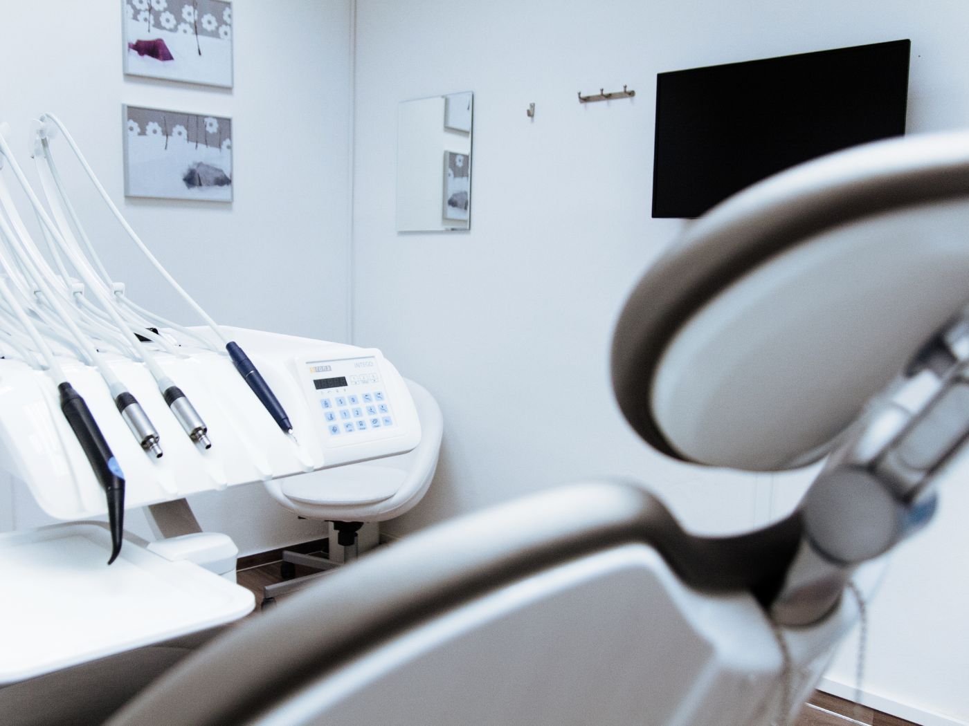 Upper Molar Extraction Forceps: When Standard Forceps Don't Give You Enough
